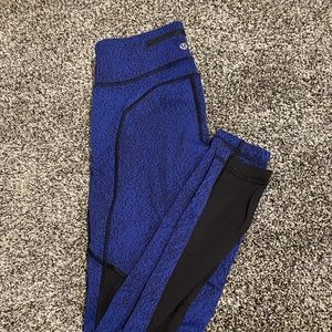 Lululemon royal blue and black size 6 leggings